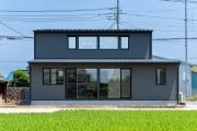 STO塗り壁×ガルバリウム(セキノ立平20型)