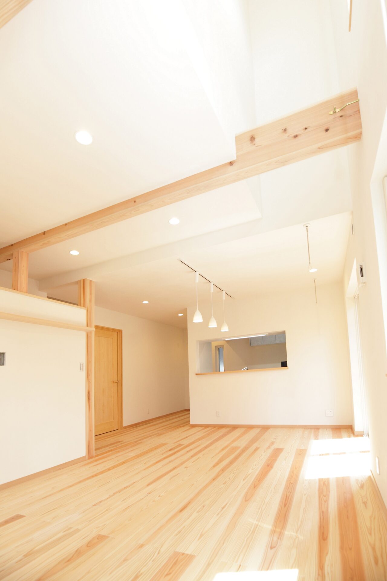 漆喰、無垢材、自然素材をふんだんに使った安心の健康住宅。 アイキャッチ