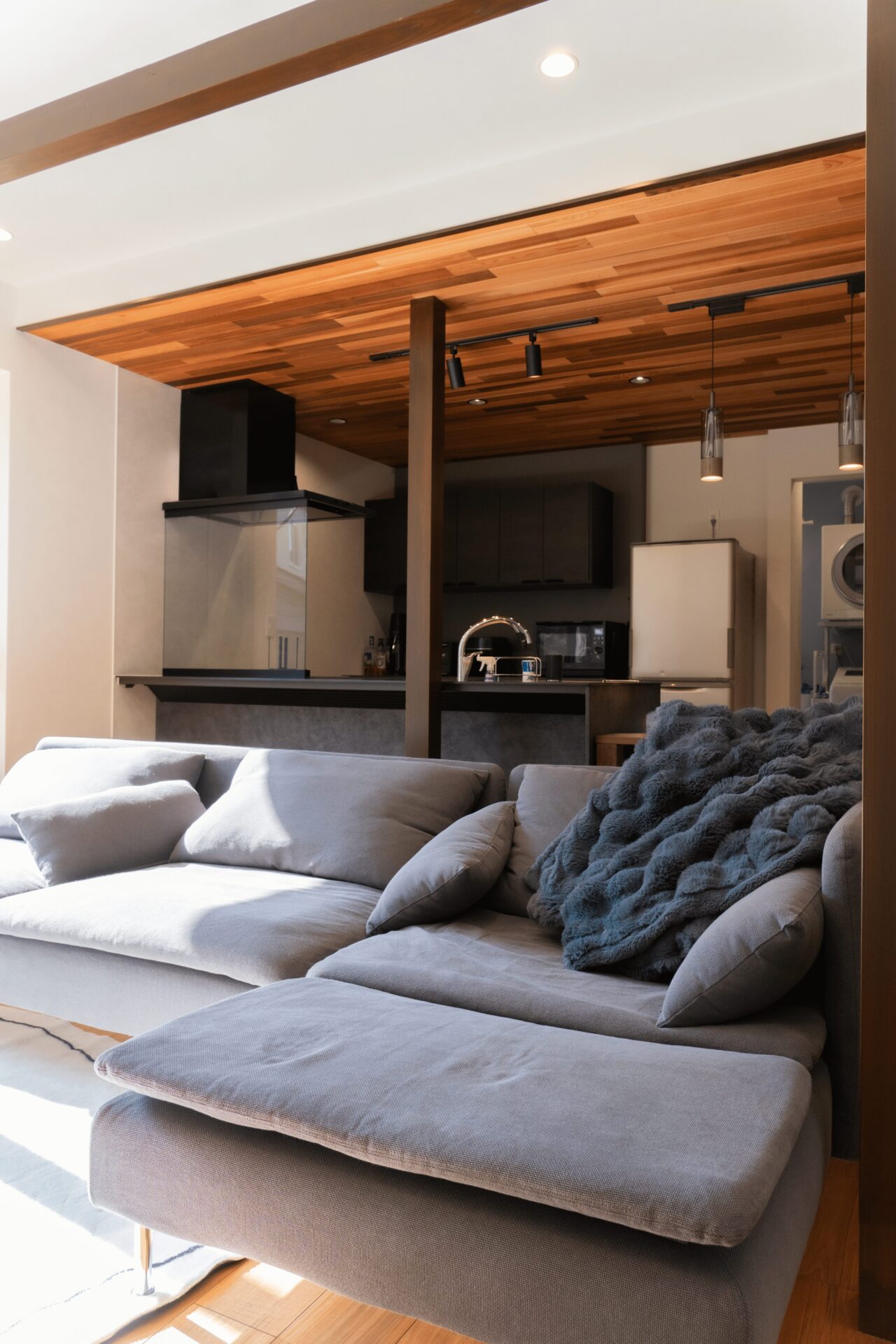 キッチン起点に｜暮らしを導く動線美 アイキャッチ