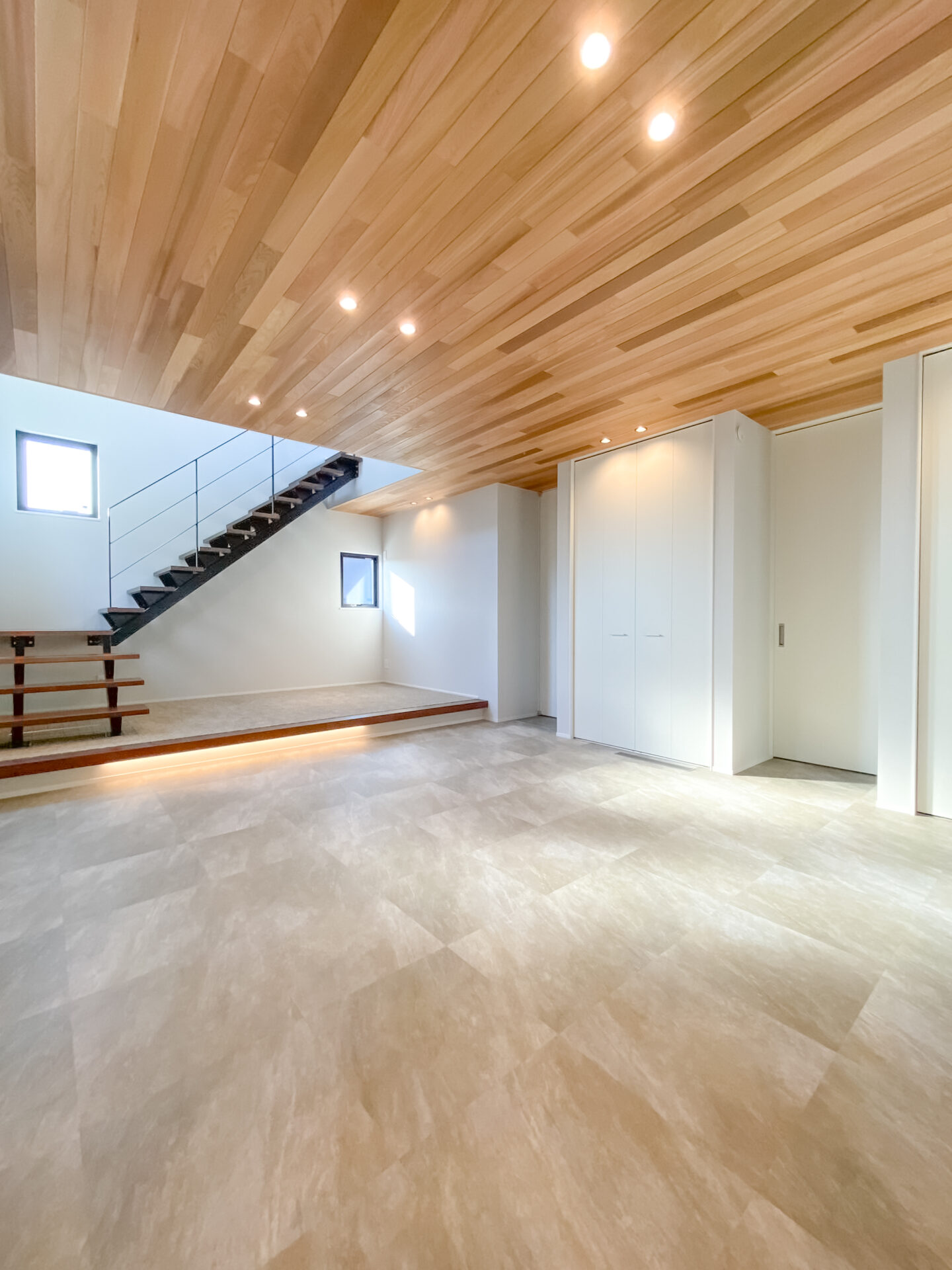 随所に宿る美学を｜スクエアフォルムのモダン アイキャッチ